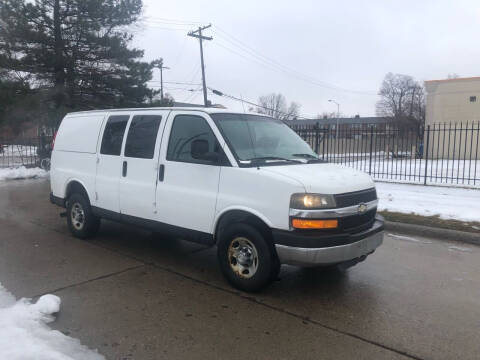 2006 Chevrolet Express Passenger for sale at US 24 Auto Group in Redford MI