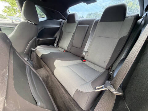 2015 Dodge Challenger SXT