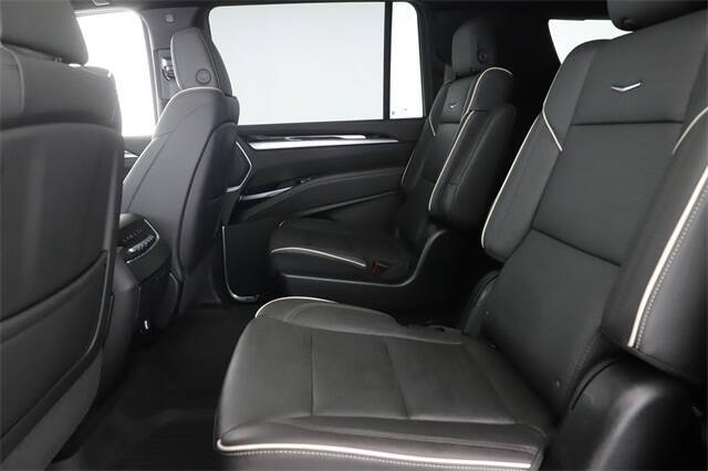 2025 Cadillac Escalade ESV Sport