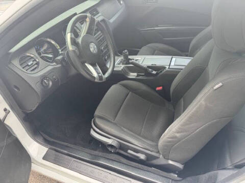 2014 Ford Mustang V6