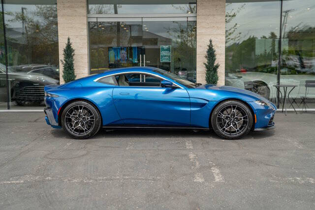 2022 Aston Martin Vantage 42