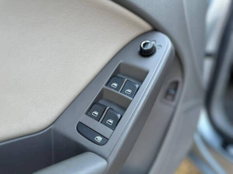 2010 Audi A4 2.0T quattro Premium Plus