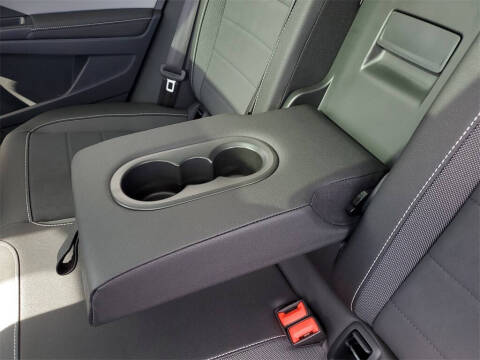 2024 Volkswagen Taos SE 4Motion