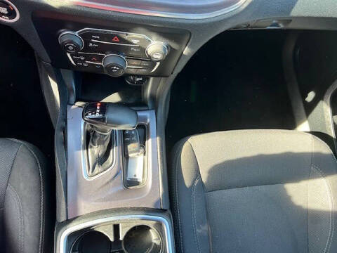 2017 Dodge Charger SE