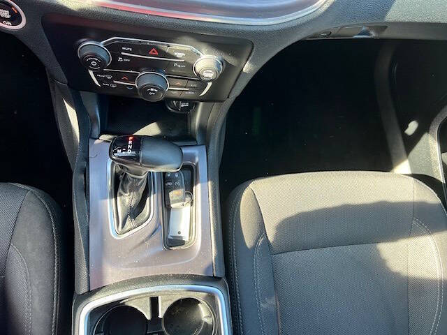 2017 Dodge Charger SE