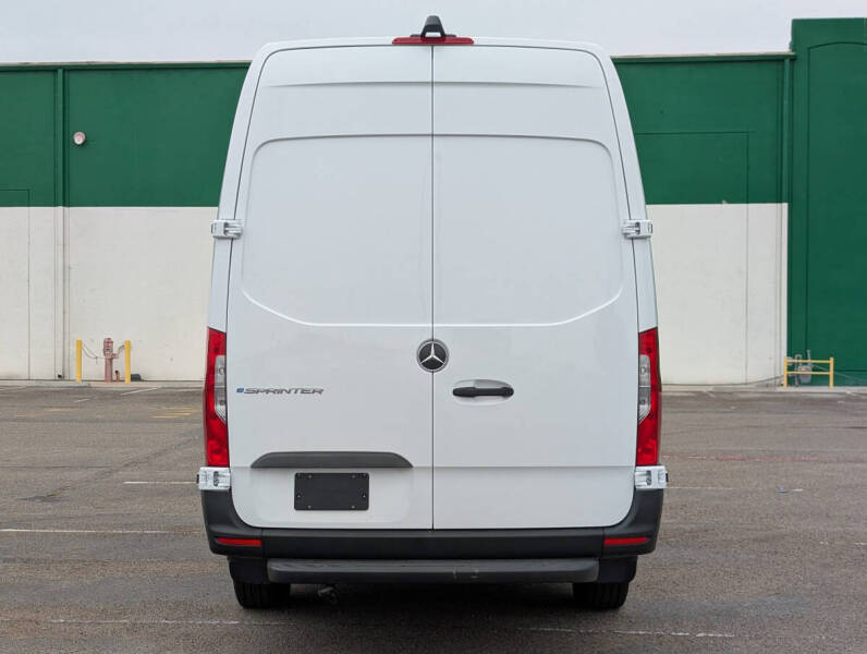 2024 Mercedes-Benz eSprinter 2500