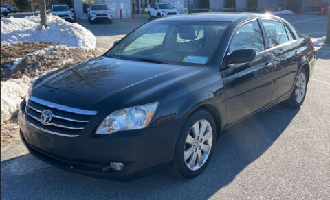 2005 Toyota Avalon for sale at The Bengal Auto Sales LLC in Hamtramck MI