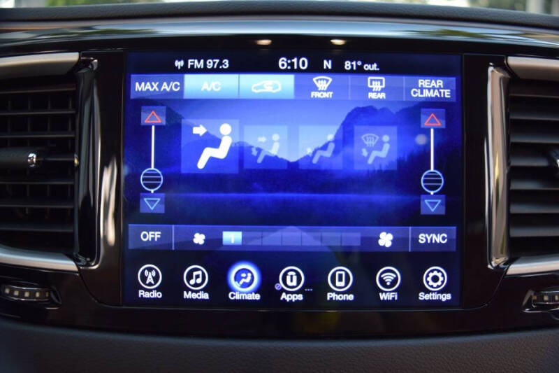 2017 Chrysler Pacifica Touring