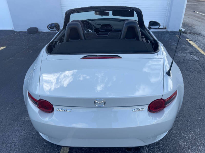 2016 Mazda MX-5 Miata Sport