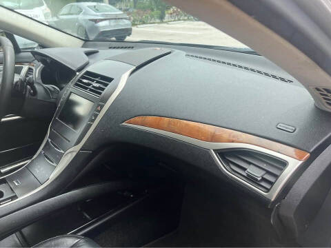 2016 Lincoln MKZ