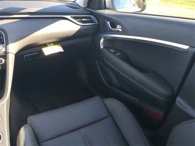 2026 Genesis G70 2.5T Standard