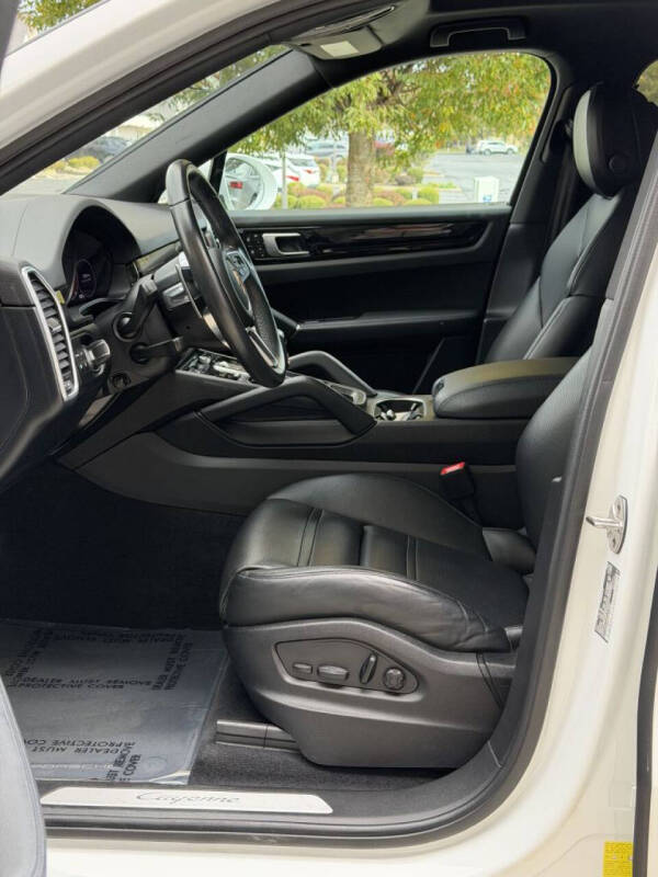 2022 Porsche Cayenne Coupe