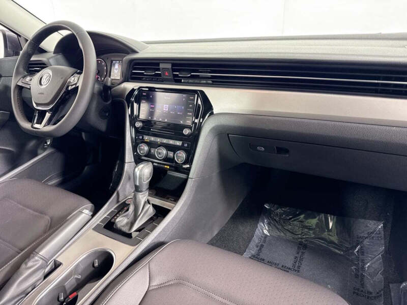 2022 Volkswagen Passat SE