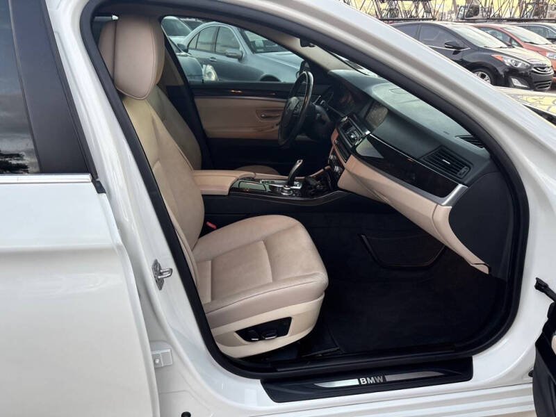 2011 BMW 5 Series 528i