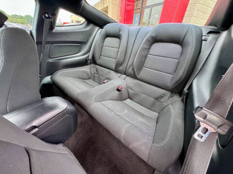 2016 Ford Mustang V6