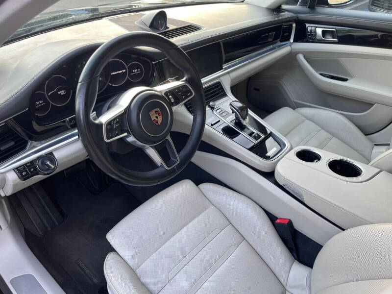 2017 Porsche Panamera