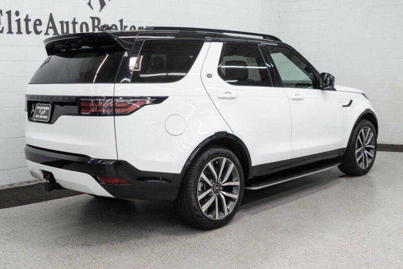 2024 Land Rover Discovery P300 Dynamic SE