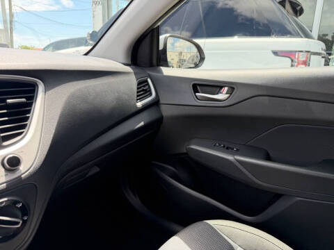 2022 Hyundai Accent SE