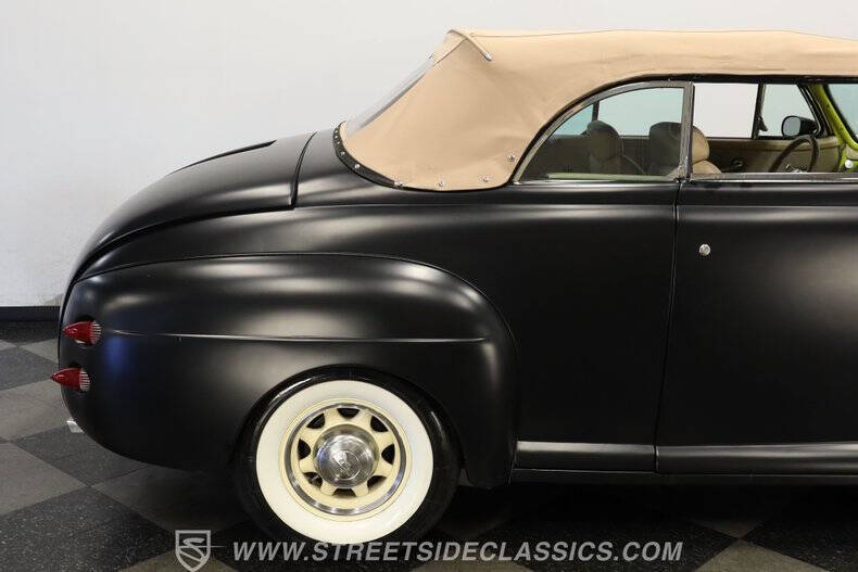 1946 Ford Deluxe