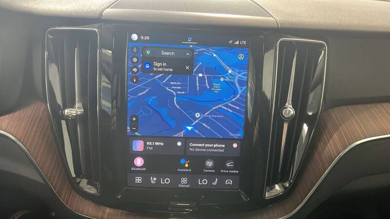 2023 Volvo XC60 B5 Plus Dark Theme