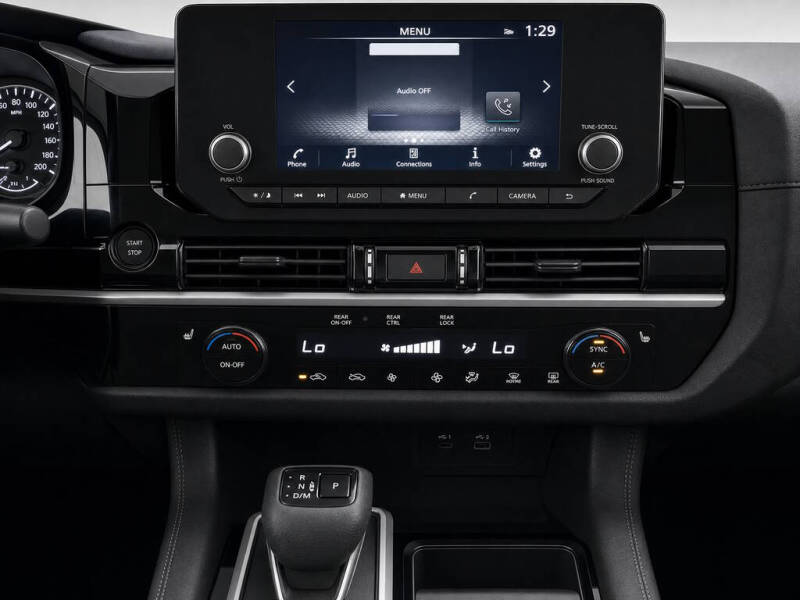 2025 Nissan Pathfinder SV