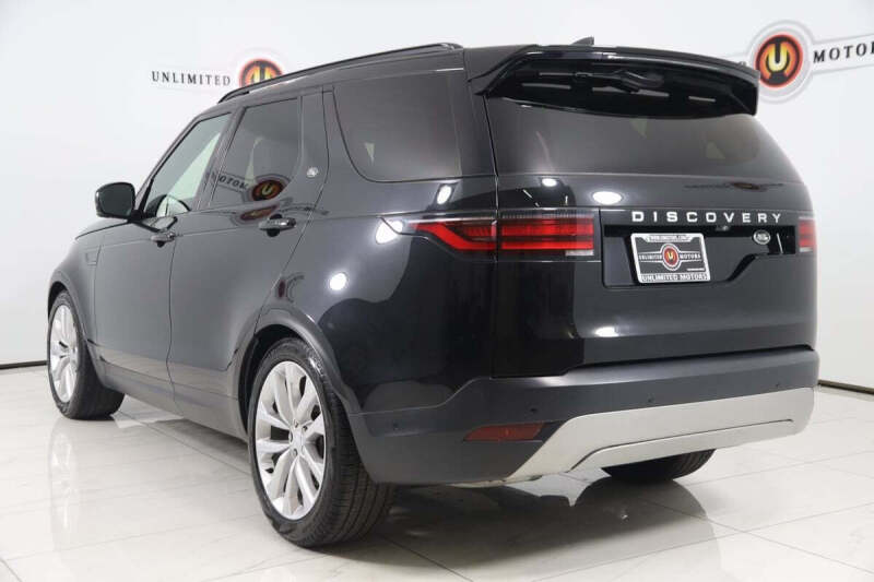 2023 Land Rover Discovery P300 S