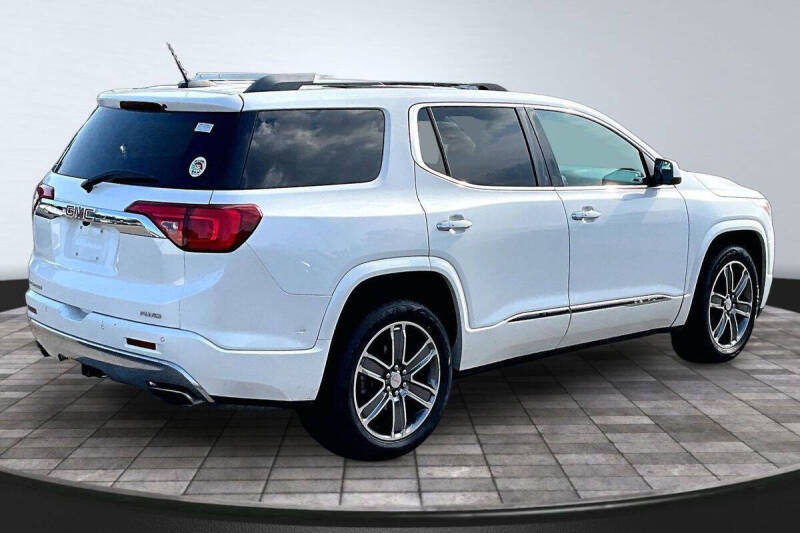 2017 GMC Acadia Denali