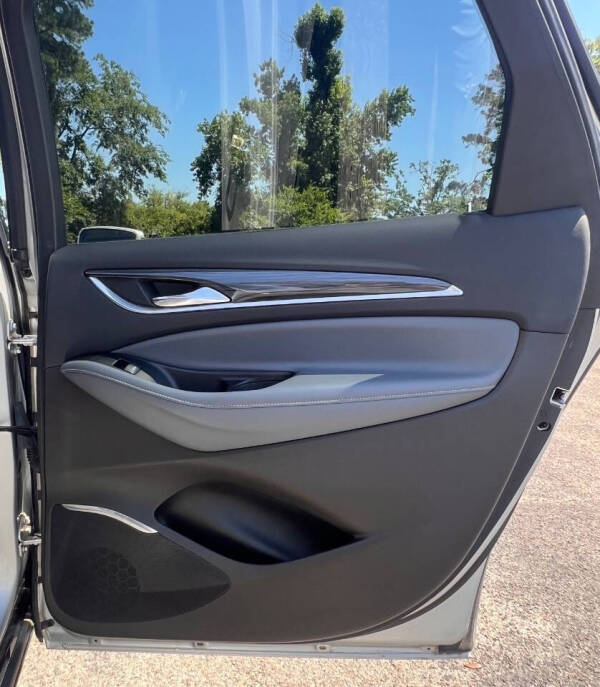 2020 Buick Enclave Essence