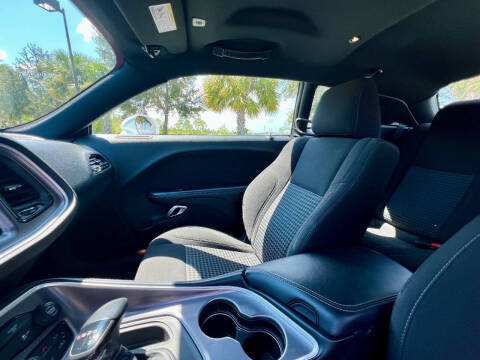 2022 Dodge Challenger SXT