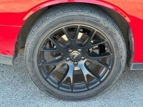 2015 Dodge Challenger SXT Plus