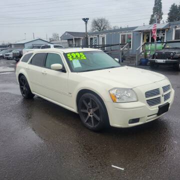 2005 Dodge Magnum for sale at Pacific Cars and Trucks Inc in Eugene OR