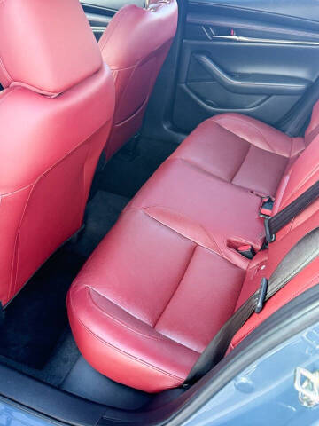 2022 Mazda Mazda3 Sedan Carbon Edition