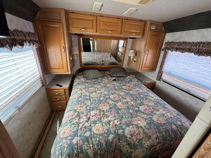 1999 Spartan EXP-2001