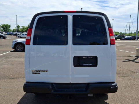 2024 Chevrolet Express LS 3500