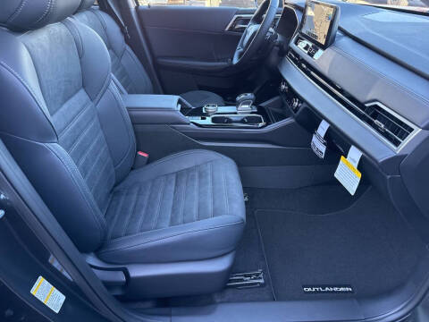 2025 Mitsubishi Outlander SE