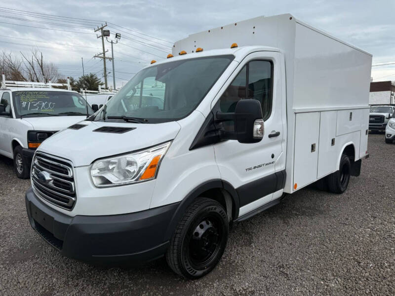 2018 Ford Transit Cutaway Base's photo