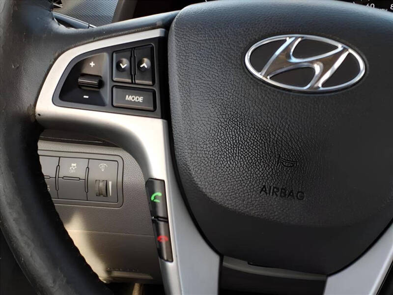 2012 Hyundai Accent SE