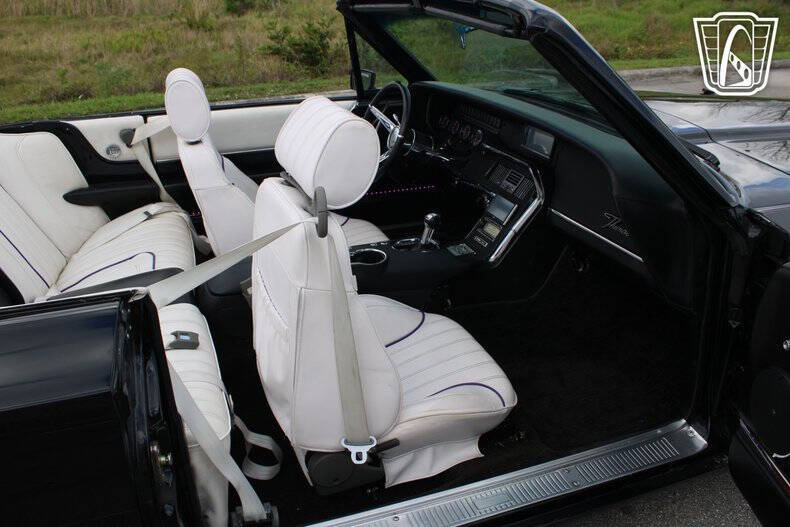 1964 Ford Thunderbird