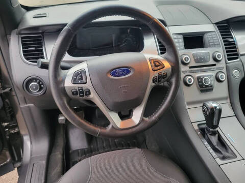 2017 Ford Taurus SEL