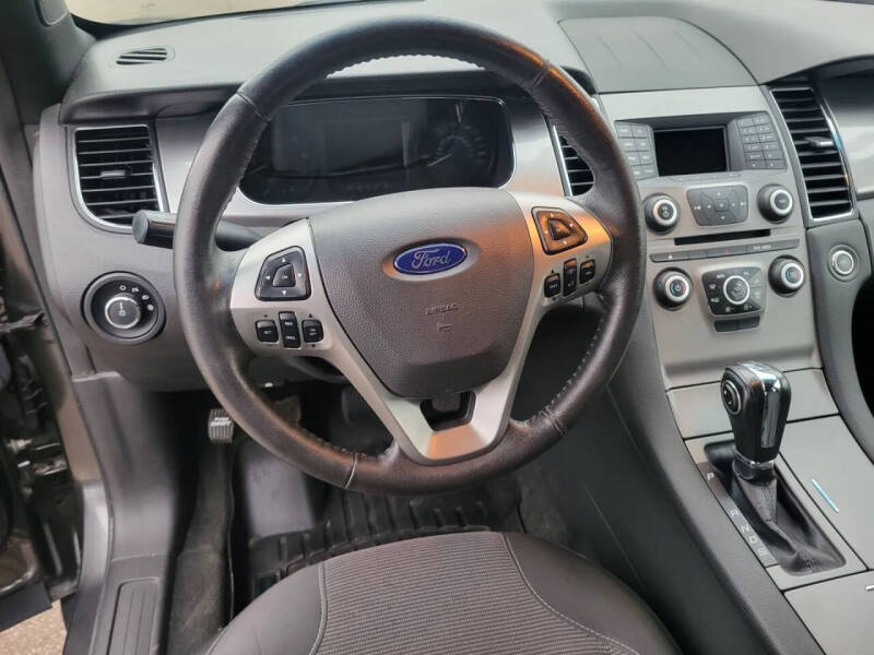 2017 Ford Taurus SEL