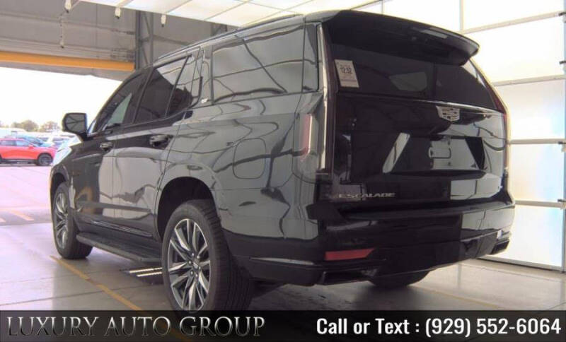 2023 Cadillac Escalade Sport