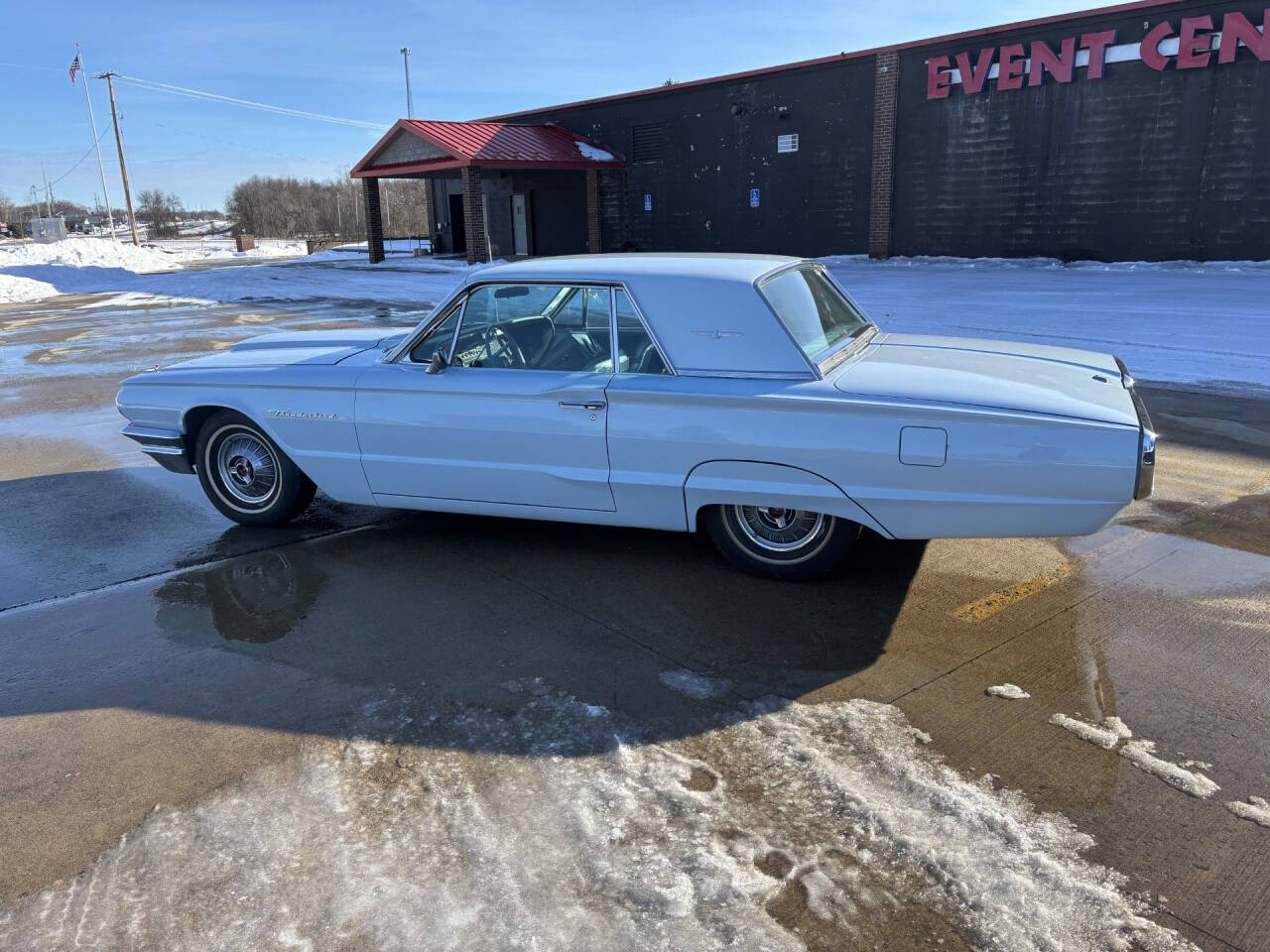 1964 Ford Thunderbird 7