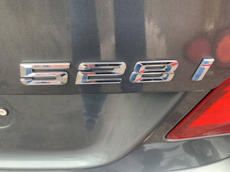 2012 BMW 5 Series 528i