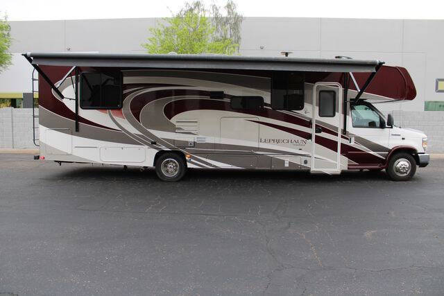 2017 Ford E-Series 21