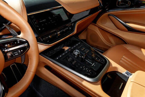 2025 Aston Martin DBX 707