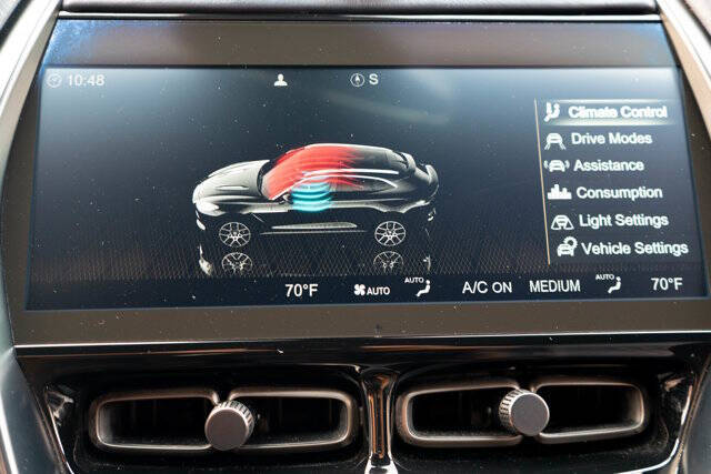 2021 Aston Martin DBX 28