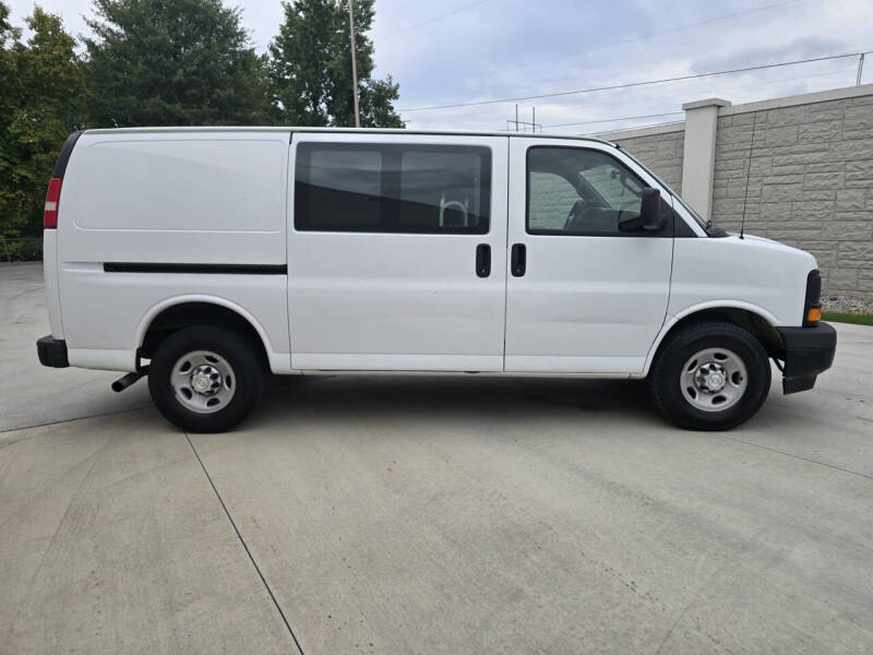 2018 Chevrolet Express Cargo Work Van photo 9