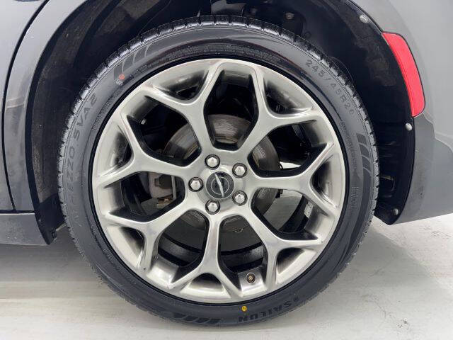 2018 Chrysler 300