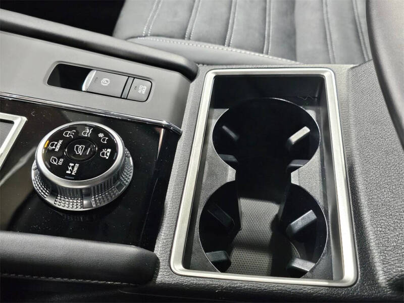 2025 Mitsubishi Outlander PHEV SE