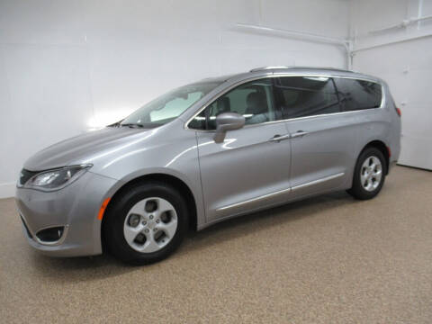 2017 Chrysler Pacifica for sale at HTS Auto Sales in Hudsonville MI